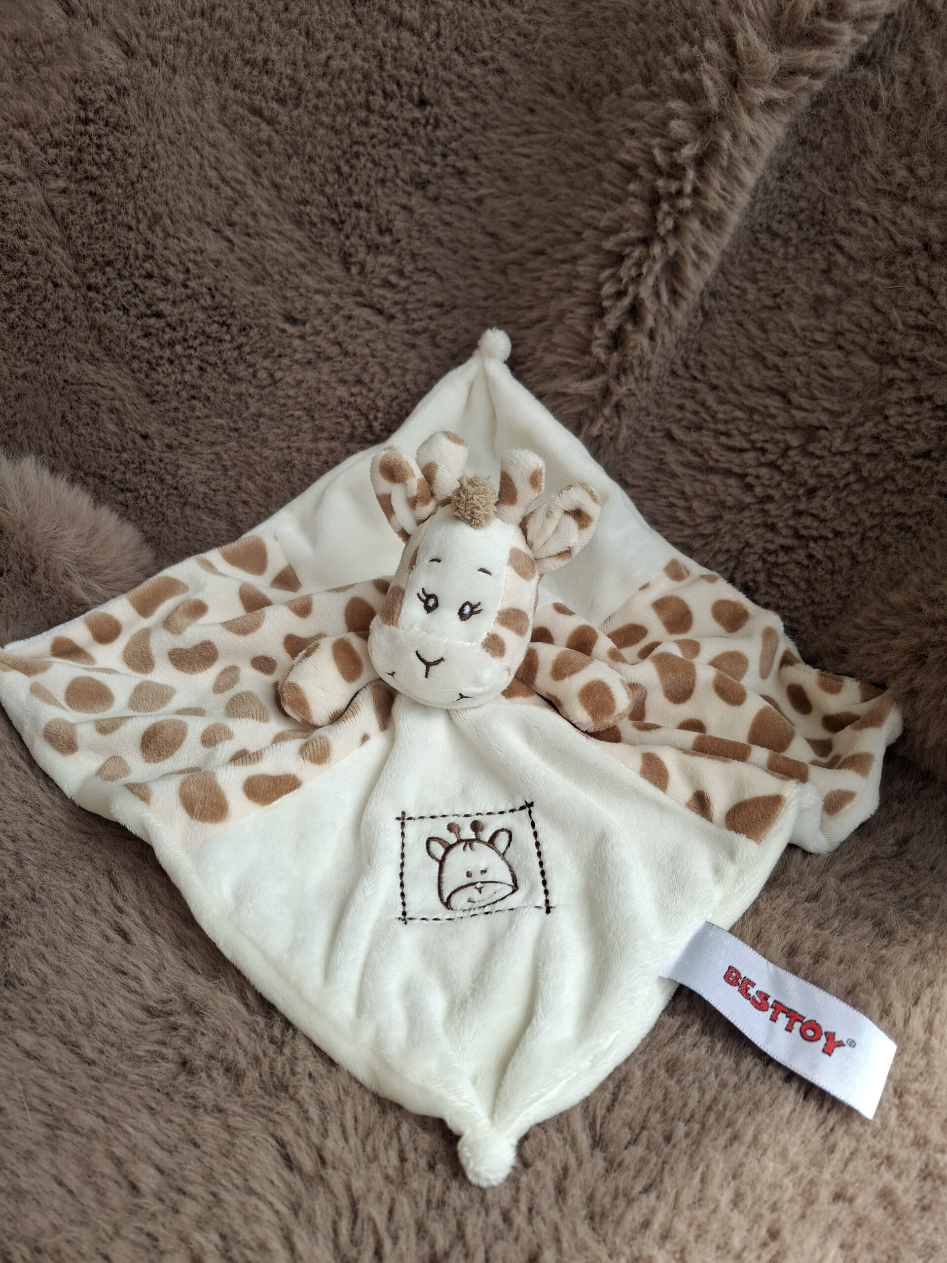 Doudou girafe de la marque Besttoy