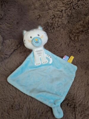 Doudou chaton de la marque Sucre d'Orge
